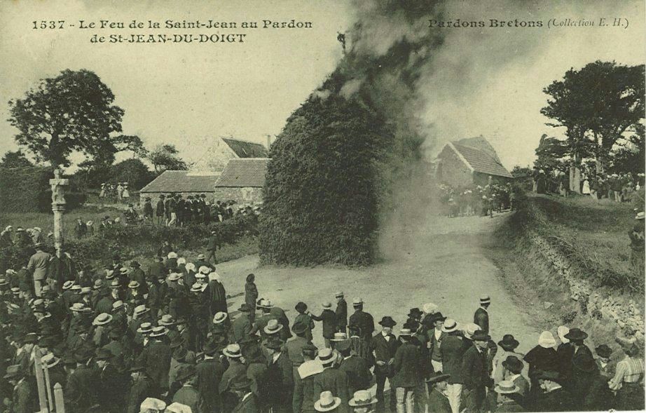 Le Feu de la Saint-Jean au Pardon de St-JEAN-DOIGT