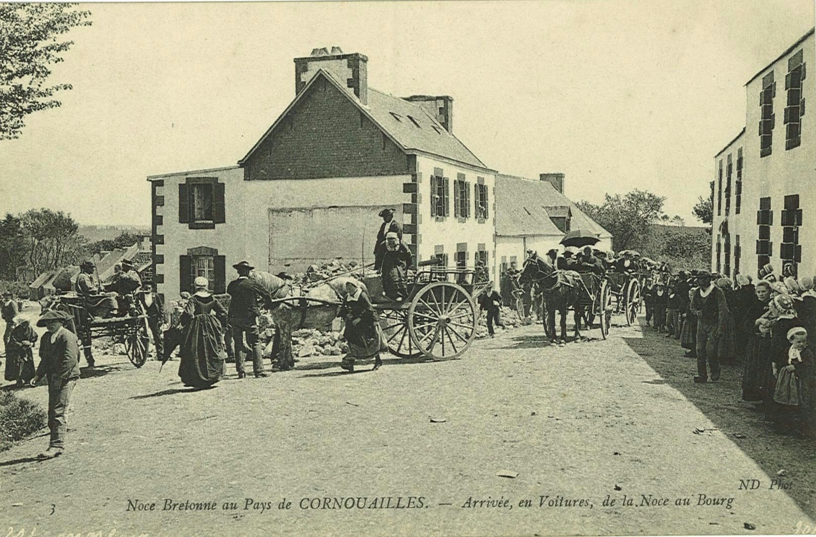 Arrivée en Voitures de la Noce au Bourg