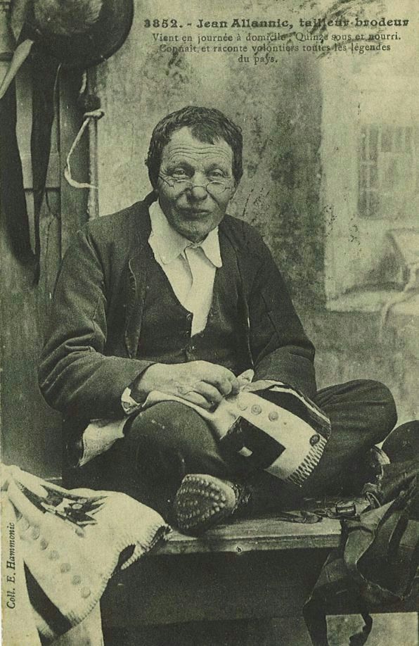 Jean Allannic tailleur-brodeur - Vient une journée à domicile Quinze sous et nourri. Connaît et raconte volontiers toutes les légendes du pays.
