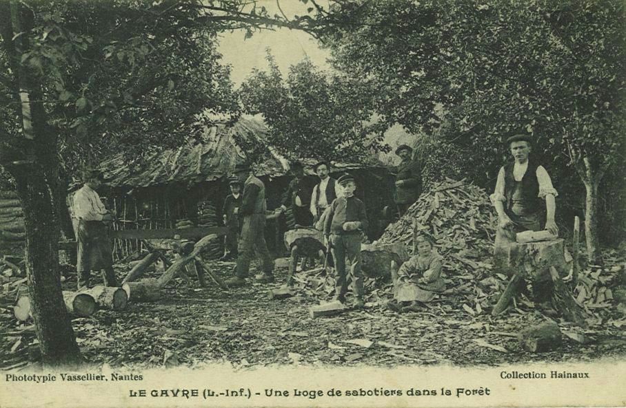 Une loge de sabotiers dans la Forêt