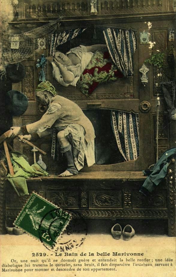 Le Bain de la belle Marivonne - Or une nuit qu'il ne dormais guère et entendait la belle ronfler ; une idée diabolique lui traversa le cervelet sans bruit il fait disparaître l'escabeau servant à Marivonne pour monter et descendre de son appartement