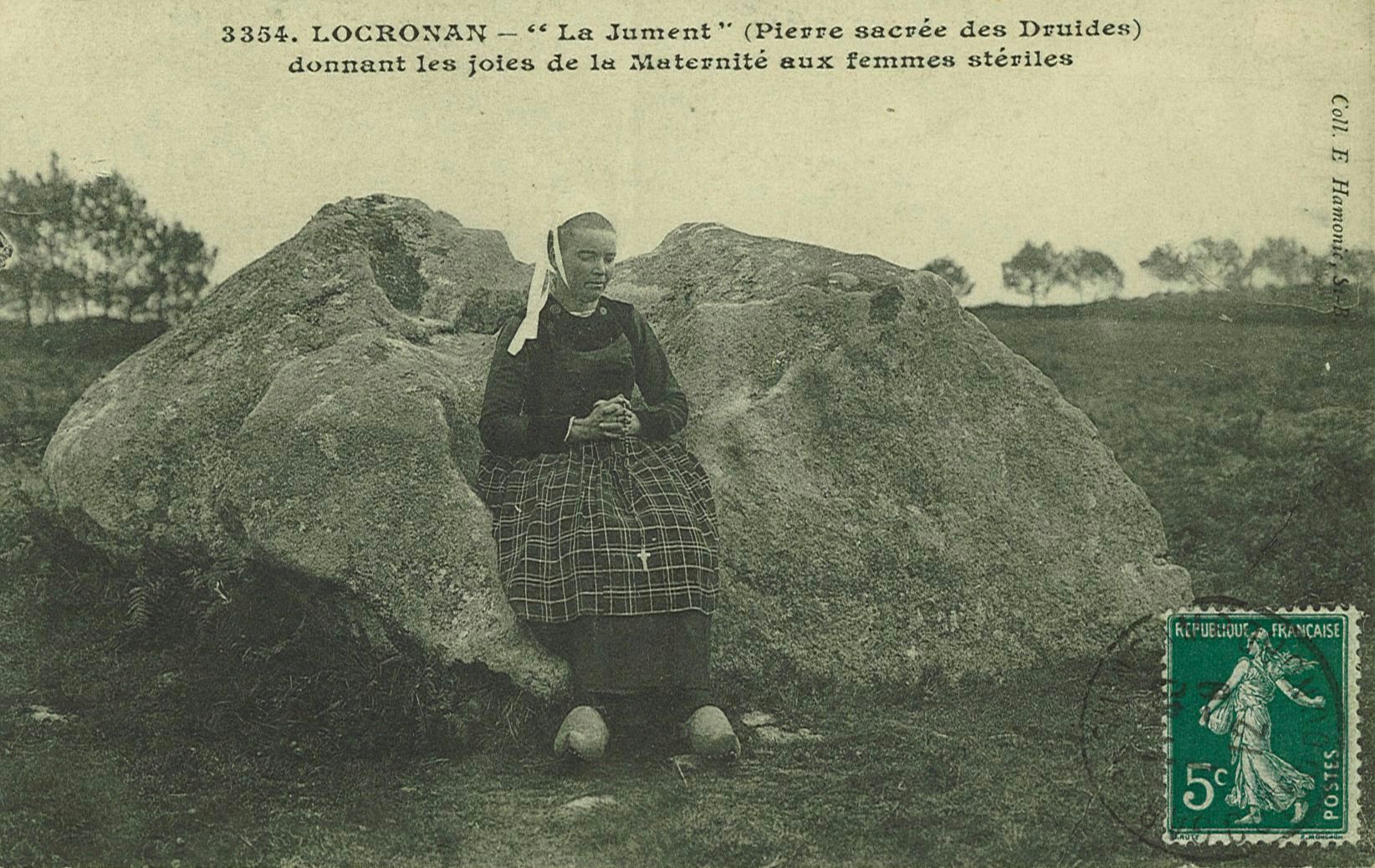 La Jument (Pierre sacrée des Druides) donnant les joies de la Maternité aux femmes stériles