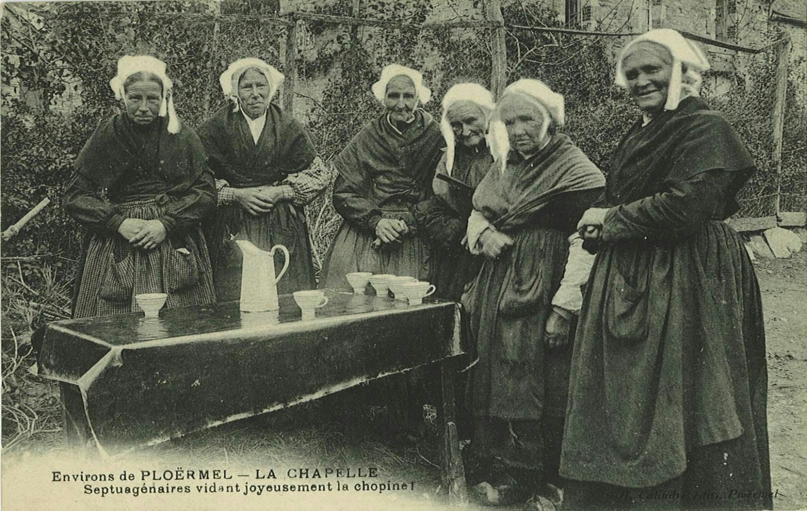 Septuagénaires vidant joyeusement la chopine !