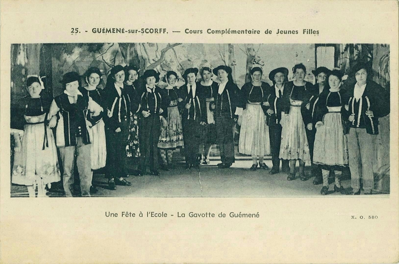 Une Fête à l'Ecole - La Gavotte de Guémené