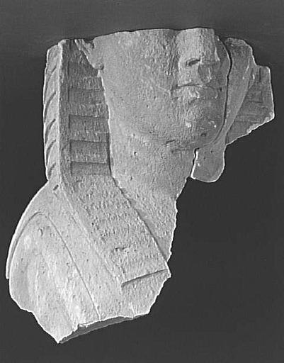 Protomé de sphinx (fragment)