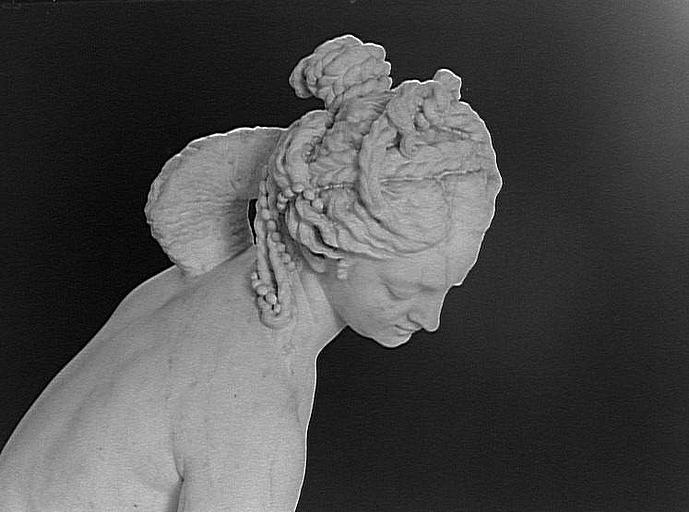 Vénus sortant du bain, dite aussi, La Baigneuse