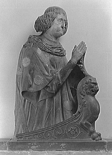 Philippe de Commynes [ou Commines ou Comines] (vers 1457 Argenton, 1511), seigneur de Renescure, nommé chambellan et conseiller du roi, seigneur d'Argenton, par Louis XI en août 1472, historien et chroniqueur des règnes de Louis XI et de Charles VIII