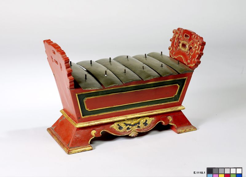 Gamelan : métallophone "saron demung" appelé "saron peking" (panerus)