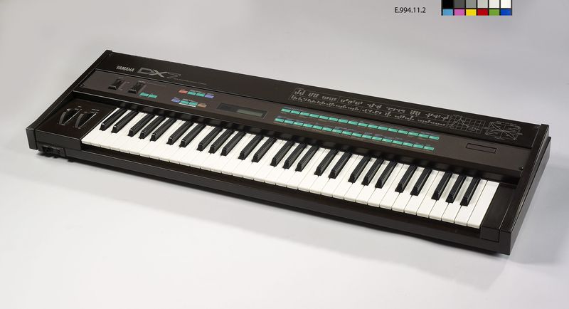 Synthétiseur DX 7