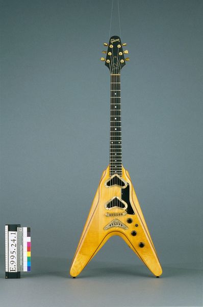 Guitare électrique modèle Flying V 2
