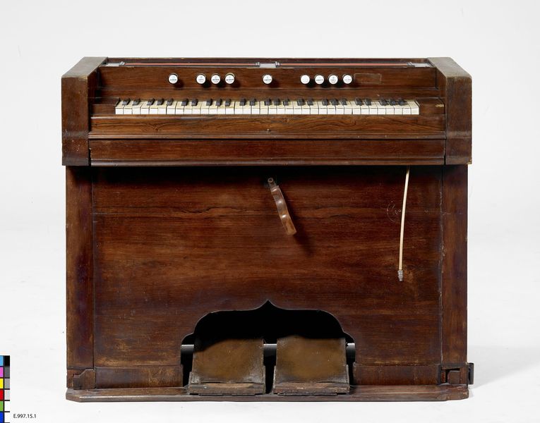 Harmonium amplifié