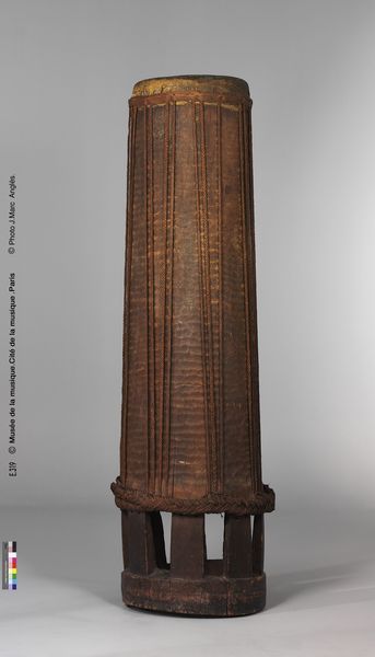 Tambour sur pied cylindrique