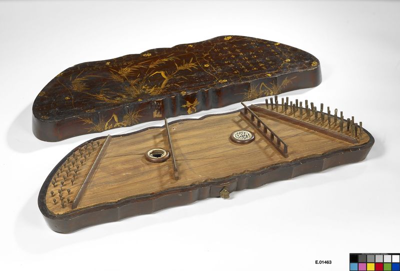 Cithare sur table "yangqin"