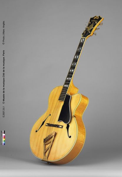 Guitare acoustique modèle Excel cutaway