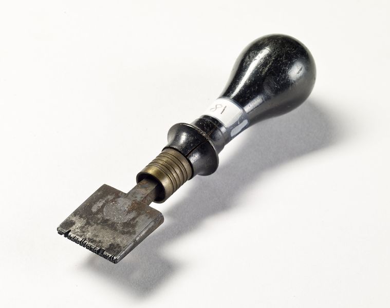 Outil à marquer au fer chaud