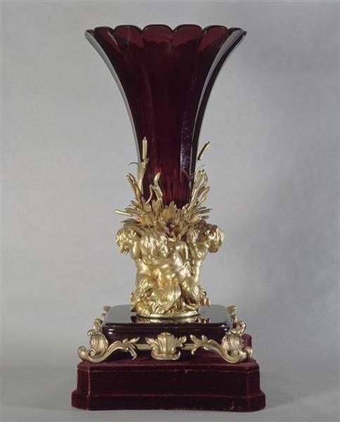 Grand vase d'ornement