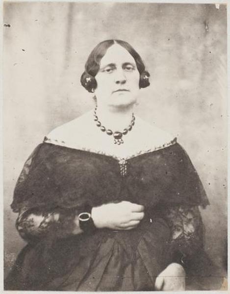 Delphine de Girardin, de face