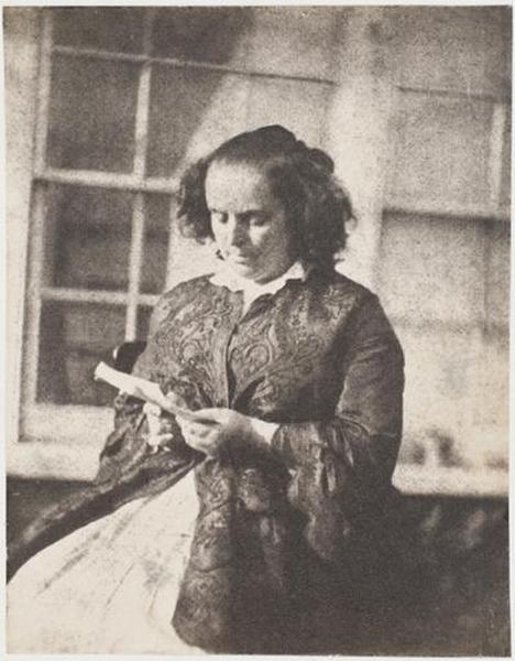 Madame Victor Hugo lisant, devant la serre de Marine Terrace