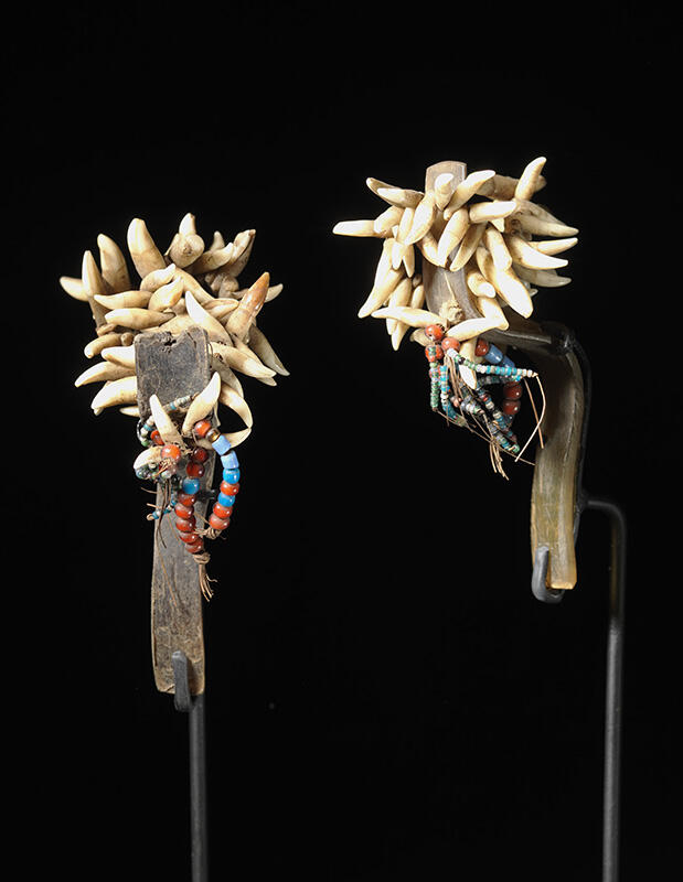 Broches d'oreilles