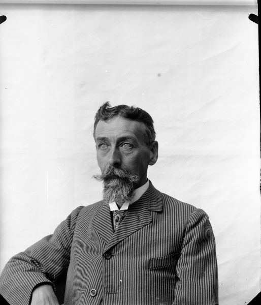 Gabriel Carrière, conservateur du muséum de Nîmes