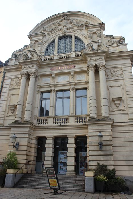 Théâtre municipal : Façade est, vue générale