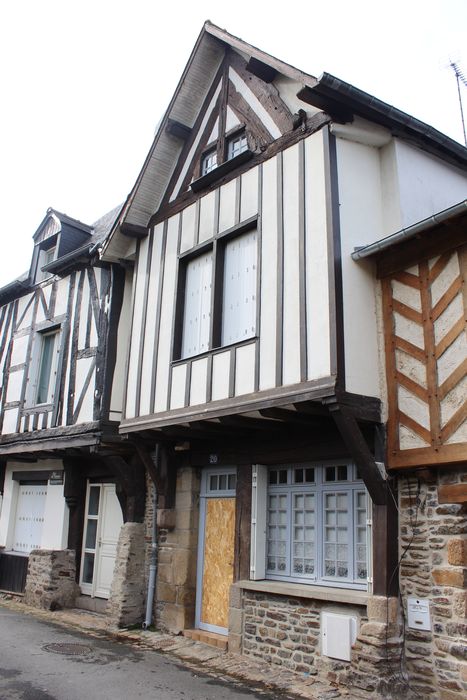 Maison : Façade sur rue, vue générale