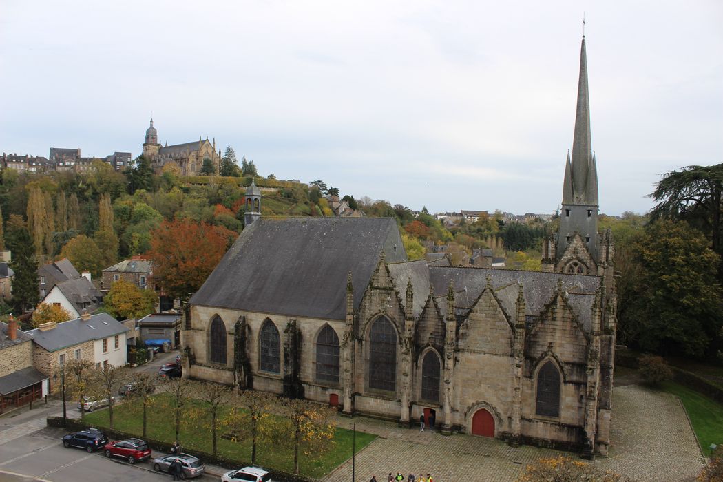 Eglise Saint-Sulpice : Façade latérale nord, vue générale