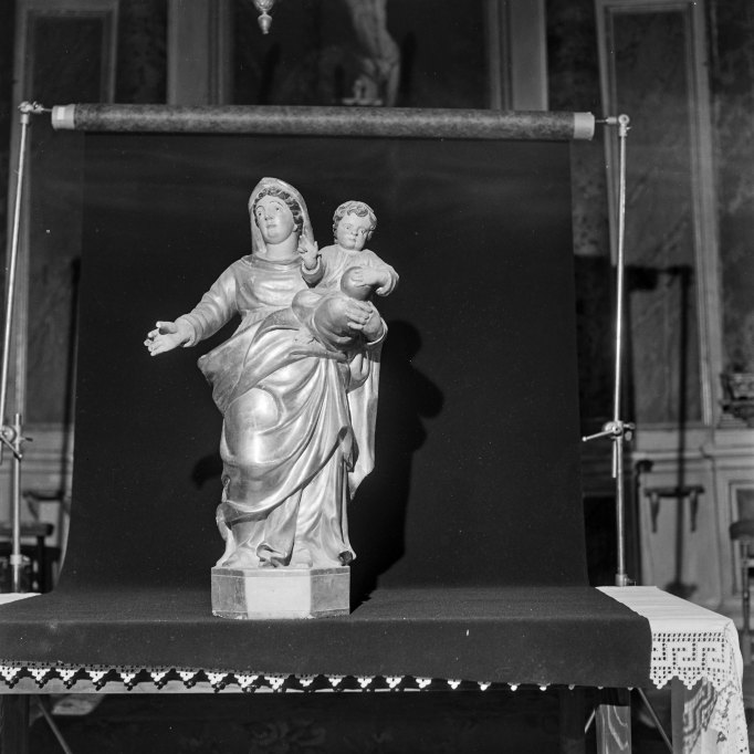 Statue de la Vierge à l'Enfant